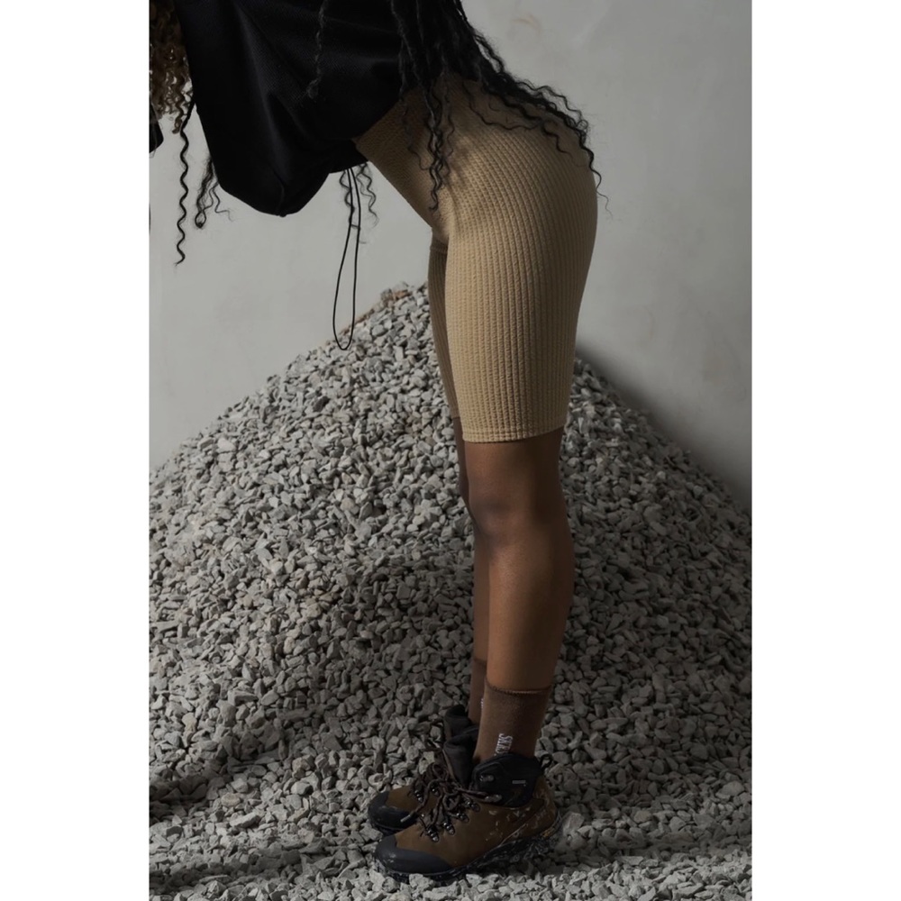 👯‍♀️Host Pick⚡️ Sisters and Seekers Texture Bike Shorts - Picture 2 of 5